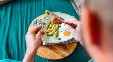 الأطعمة الغنية بالدهون الصحية التي تدعم القلب وتساهم في الحفاظ على الوزن وصحة الدماغ 1